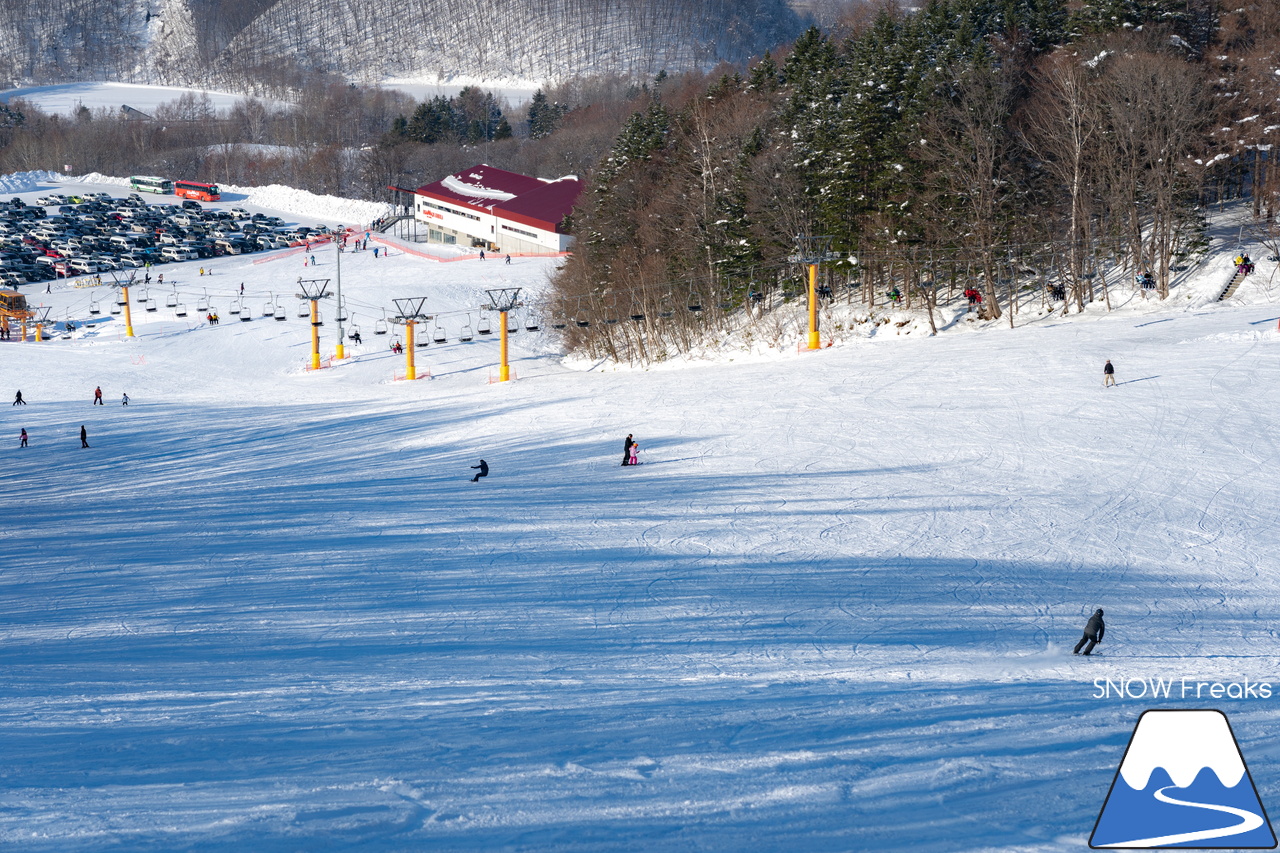 カムイスキーリンクス｜2024年の初滑りは、積雪豊富でコンディション抜群。日本最北のゴンドラリフトがある、旭川市のカムイスキーリンクスへ！